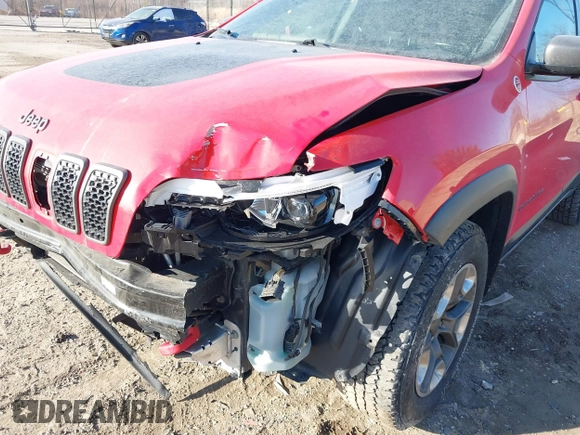 2019 Jeep Cherokee Trailhawk Elite with VIN 1C4PJMBX3KD217437, listed as a IAAI auction lot 41448614 with 85,889 mi miles. Bid and sale history available at carsss.com. Image 6.