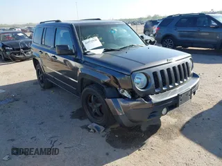 2015 Jeep Patriot Sport with VIN 1C4NJPBB5FD429467, listed as a IAAI auction lot 41972930 with 224,590 mi miles. Bid and sale history available at carsss.com. Image 1.