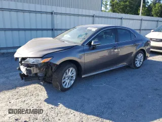 2024 Toyota Camry LE z VIN 4T1R11AK7RU881209, wystawiony jako Copart lot #58054455 z przebiegiem 15 155 mil mil oraz Tytuł czysty. Historia ofert i sprzedaży dostępna na DreamBid. Obrazek 1.