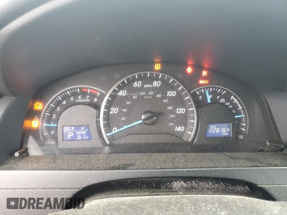 2014 Toyota Camry L with VIN 4T1BF1FK9EU371384, listed as a Copart auction lot 55800925 with 228,164 mi miles and Clean Title. Bid and sale history available at carsss.com. Image 9.