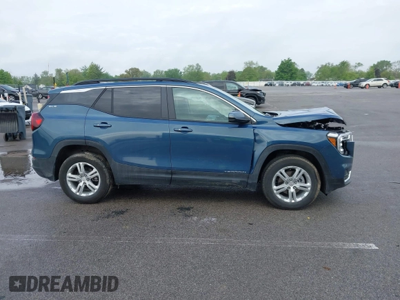2024 GMC Terrain SLE z VIN 3GKALMEG4RL249642, wystawiony jako IAAI lot #42248039 z przebiegiem 11 695 mil mil oraz . Historia ofert i sprzedaży dostępna na DreamBid. Obrazek 13.
