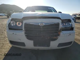 2007 Chrysler 300 with VIN 2C3KA43R77H732806, listed as a Copart auction lot 47111825 with 104,639 mi miles and Salvage Title. Bid and sale history available at DreamBid. Image 5.