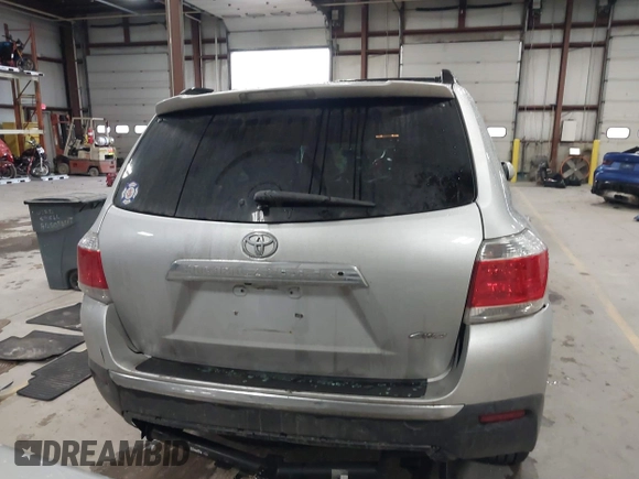 2013 Toyota Highlander Limited z VIN 5TDDK3EH3DS244711, wystawiony jako IAAI lot #41056732 z przebiegiem 156 968 mil mil oraz . Historia ofert i sprzedaży dostępna na DreamBid. Obrazek 16.