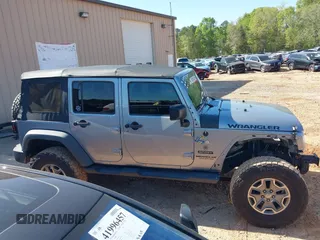 2017 Jeep Wrangler Unlimited Sport z VIN 1C4BJWDG2HL714822, wystawiony jako IAAI lot #41967673 z przebiegiem 95 165 mil mil oraz . Historia ofert i sprzedaży dostępna na DreamBid. Obrazek 13.