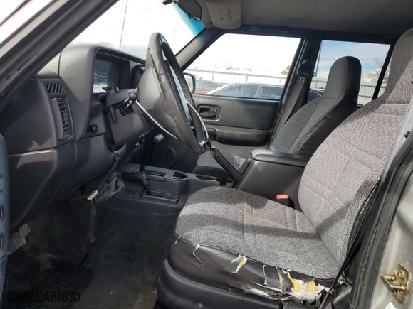 2001 Jeep Cherokee Sport with VIN 1J4FF48S81L528367, listed as a Copart auction lot 44760685 with 235,072 mi miles and Salvage Title. Bid and sale history available at carsss.com. Image 7.