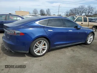 2015 Tesla Model S 85D with VIN 5YJSA1E27FF108017, listed as a Copart auction lot 45326545 with 119,065 mi miles and Salvage Title. Bid and sale history available at carsss.com. Image 3.
