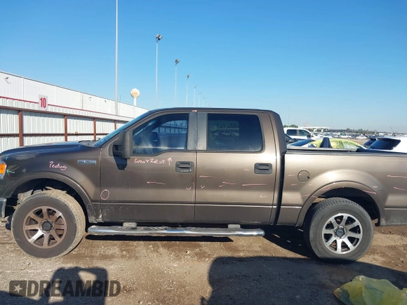 2008 Ford F-150 XLT z VIN 1FTPW12V18KB96106, wystawiony jako IAAI lot #41661206 z przebiegiem 251 729 mil mil oraz . Historia ofert i sprzedaży dostępna na DreamBid. Obrazek 14.