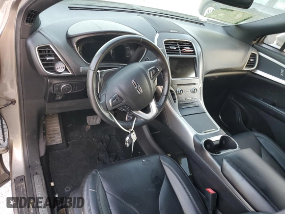 2018 Lincoln MKX Premiere z VIN 2LMPJ8JR2JBL26230, wystawiony jako Copart lot #76419304 z przebiegiem Nie podano mil oraz Nie do naprawy • Non repairable. Historia ofert i sprzedaży dostępna na DreamBid. Obrazek 8.