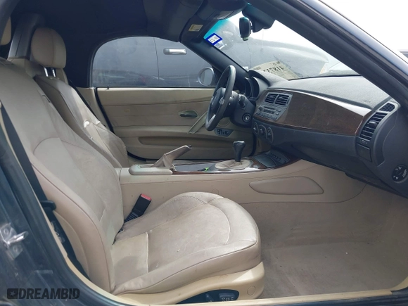 2004 BMW Z4 2.5i with VIN 4USBT33594LR68458, listed as a IAAI auction lot 41873219 with 113,587 mi miles. Bid and sale history available at carsss.com. Image 5.