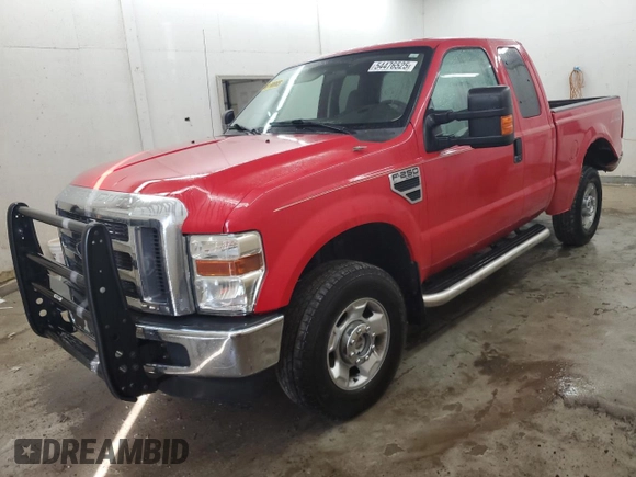2010 Ford F-250 XL z VIN 1FTSX2B50AEB18045, wystawiony jako Copart lot #54476525 z przebiegiem 115 271 mil mil oraz Szkody całkowita. Historia ofert i sprzedaży dostępna na DreamBid. Obrazek 1.