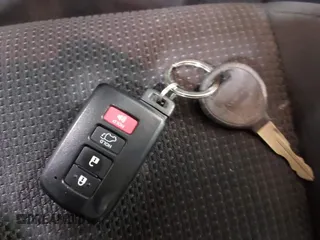 2018 Toyota RAV4 XLE с VIN 2T3RFREVXJW721812, выставлен на аукционе IAAI как лот 42358506 с пробегом 100 777 миль миль и . История ставок и продаж доступна на DreamBid. Изображение 11.
