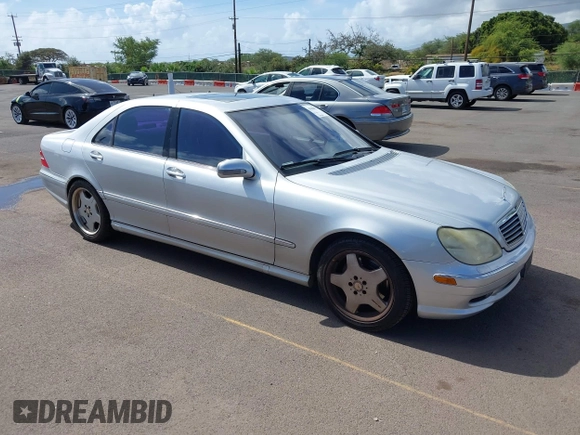 2001 Mercedes-Benz S-Class with VIN WDBNG75JX1A192890, listed as a IAAI auction lot 42088877 with 225,966 mi miles. Bid and sale history available at carsss.com. Image 1.