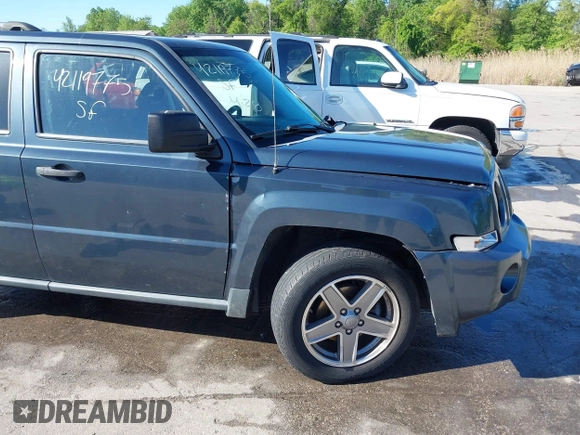 2008 Jeep Patriot Sport z VIN 1J8FT28WX8D519480, wystawiony jako IAAI lot #42119775 z przebiegiem 162 594 mil mil oraz . Historia ofert i sprzedaży dostępna na DreamBid. Obrazek 12.