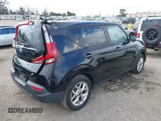2021 Kia Soul S with VIN KNDJ23AU7M7126130, listed as a IAAI auction lot 42118112 with 21,773 mi miles and . Bid and sale history available at DreamBid. Image 4.