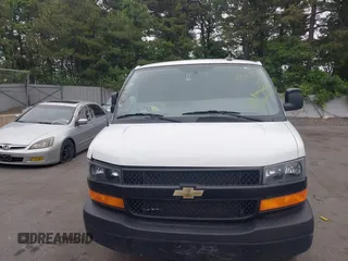 2022 Chevrolet Express Cargo z VIN 1GCWGAF72N1142965, wystawiony jako IAAI lot #42463029 z przebiegiem 49 782 mil mil oraz . Historia ofert i sprzedaży dostępna na DreamBid. Obrazek 12.