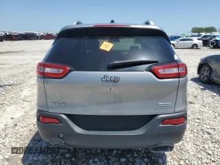 2016 Jeep Cherokee Latitude with VIN 1C4PJMCS9GW199329, listed as a Copart auction lot 61696245 with 62,280 mi miles and Salvage title. Bid and sale history available at DreamBid. Image 6.