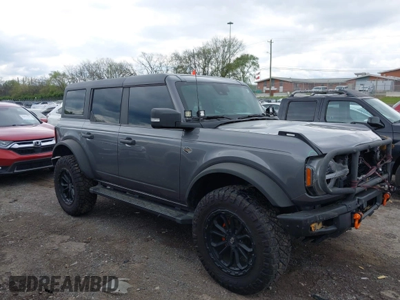 2022 Ford Bronco with VIN 1FMEE5DP4NLA83591, listed as a IAAI auction lot 42016765 with 40,554 mi miles. Bid and sale history available at carsss.com. Image 13.