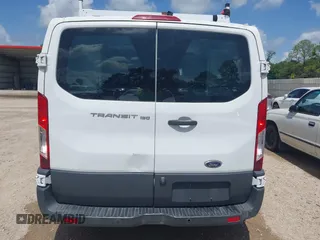 2017 Ford Transit z VIN 1FTYE1YMXHKA11900, wystawiony jako IAAI lot #42481313 z przebiegiem 197 231 mil mil oraz . Historia ofert i sprzedaży dostępna na DreamBid. Obrazek 16.
