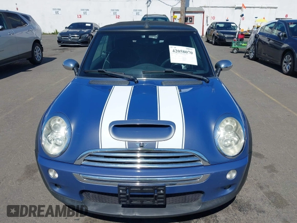 2005 MINI Convertible S with VIN WMWRH335X5TK55816, listed as a IAAI auction lot 42058070 with 105,208 mi miles and . Bid and sale history available at DreamBid. Image 6.