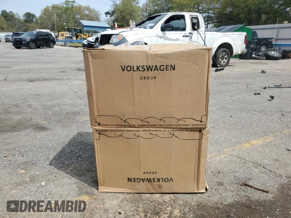 2023 Volkswagen Atlas SEL Premium R-Line z VIN 1V2FR2CA8PC549940, wystawiony jako Copart lot #50596565 z przebiegiem 19 750 mil mil oraz Szkoda całkowita • Salvage title. Historia ofert i sprzedaży dostępna na DreamBid. Obrazek 13.