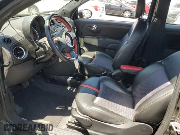 2013 FIAT 500e z VIN 3C3CFFGE4DT744858, wystawiony jako Copart lot #57915225 z przebiegiem 68 295 mil mil oraz Tytuł czysty. Historia ofert i sprzedaży dostępna na DreamBid. Obrazek 7.