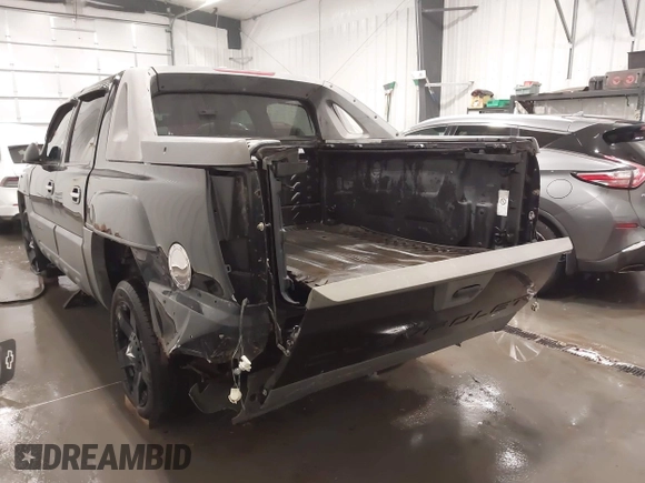 2002 Chevrolet Avalanche with VIN 3GNEC13TX2G139969, listed as a IAAI auction lot 41864534 with 187,150 mi miles and . Bid and sale history available at DreamBid. Image 6.