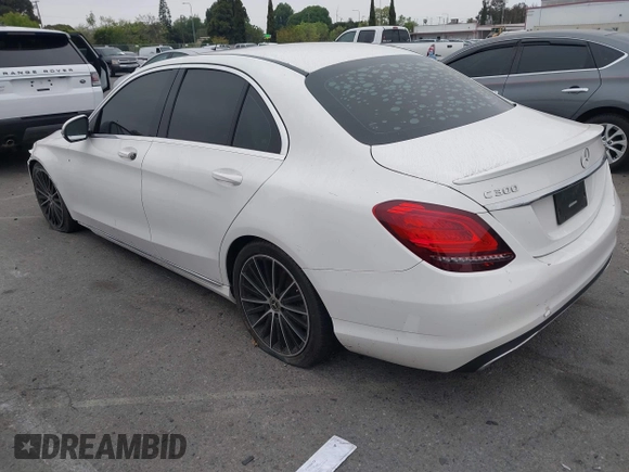 2019 Mercedes-Benz C 300 with VIN 55SWF8DB0KU290584, listed as a IAAI auction lot 42019267 with 88,717 mi miles and . Bid and sale history available at DreamBid. Image 3.