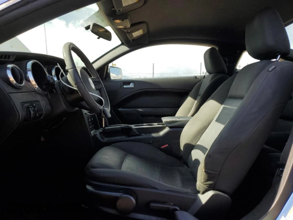 2008 Ford Mustang Deluxe with VIN 1ZVHT80N385149096, listed as a Copart auction lot 44723095 with 152,177 mi miles and Salvage Title. Bid and sale history available at DreamBid. Image 7.