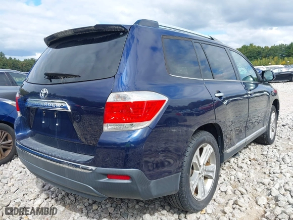 2013 Toyota Highlander Limited with VIN 5TDYK3EH0DS090721, listed as a IAAI auction lot 37416960 with 111,456 mi miles. Bid and sale history available at carsss.com. Image 4.