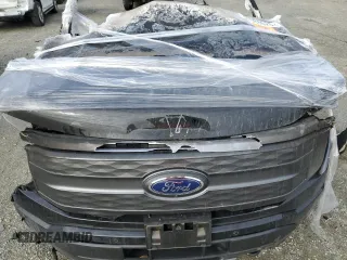 2023 Ford F-150 Lightning Pro с VIN 1FT6W1EV1PWG00813, выставлен на аукционе Copart как лот 44388625 с пробегом Не указан миль и На запчасти • Non repairable. История ставок и продаж доступна на DreamBid. Изображение 11.