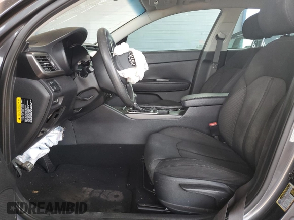 2018 Kia Optima LX z VIN KNAGT4L36J5213362, wystawiony jako Copart lot #56749365 z przebiegiem 122 662 mil mil oraz Szkoda całkowita • Salvage title. Historia ofert i sprzedaży dostępna na DreamBid. Obrazek 7.