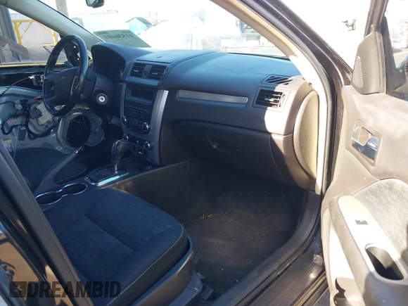2011 Ford Fusion SE with VIN 3FAHP0HG8BR171247, listed as a IAAI auction lot 41536601 with 237,589 mi miles. Bid and sale history available at carsss.com. Image 5.