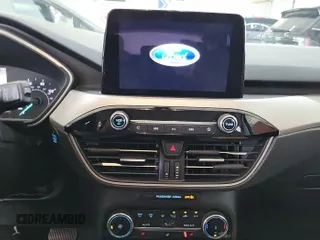 2022 Ford Escape SE z VIN 1FMCU9G66NUB33504, wystawiony jako IAAI lot #42748133 z przebiegiem 74 338 mil mil oraz . Historia ofert i sprzedaży dostępna na DreamBid. Obrazek 29.