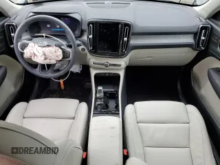 2024 Volvo XC40 с VIN YV4L12UF0R2313942, выставлен на аукционе Copart как лот 73662794 с пробегом Не указан миль и Списание • Salvage title. История ставок и продаж доступна на DreamBid. Изображение 8.