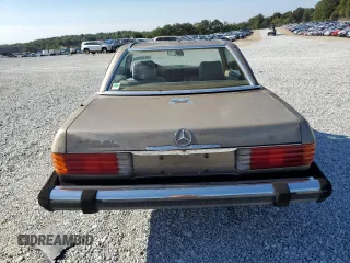 1987 Mercedes-Benz 560 with VIN WDBBA48D1HA062323, listed as a Copart auction lot 70785994 with 138,909 mi miles and Clean Title. Bid and sale history available at carsss.com. Image 6.