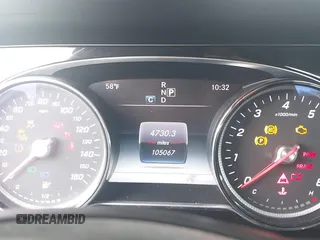 2017 Mercedes-Benz E 300 Luxury z VIN WDDZF4JBXHA036044, wystawiony jako IAAI lot #42053988 z przebiegiem 105 067 mil mil oraz . Historia ofert i sprzedaży dostępna na DreamBid. Obrazek 15.