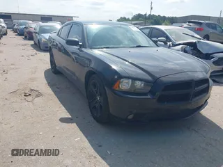 2014 Dodge Charger SXT z VIN 2C3CDXHG8EH272010, wystawiony jako IAAI lot #42028517 z przebiegiem 136 772 mil mil oraz . Historia ofert i sprzedaży dostępna na DreamBid. Obrazek 1.