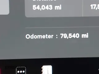 2020 Tesla Model Y Long Range z VIN 5YJYGDEE5LF041935, wystawiony jako IAAI lot #42369750 z przebiegiem 79 540 mil mil oraz . Historia ofert i sprzedaży dostępna na DreamBid. Obrazek 16.
