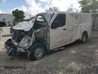 2015 Nissan NV SV z VIN 1N6BF0KLXFN800148, wystawiony jako Copart lot #55930295 z przebiegiem 141 013 mil mil oraz Szkoda całkowita • Salvage title. Historia ofert i sprzedaży dostępna na DreamBid. Obrazek 1.