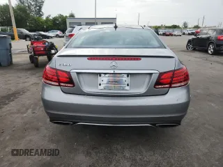 2014 Mercedes-Benz E 350 with VIN WDDKJ5KB5EF276363, listed as a Copart auction lot 61951425 with 71,154 mi miles and Salvage title. Bid and sale history available at DreamBid. Image 6.