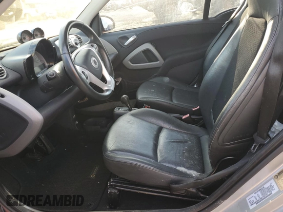2013 Smart fortwo Passion с VIN WMEEK3BA9DK610482, выставлен на аукционе Copart как лот 74207324 с пробегом Не указан миль и На запчасти • Non repairable. История ставок и продаж доступна на DreamBid. Изображение 7.