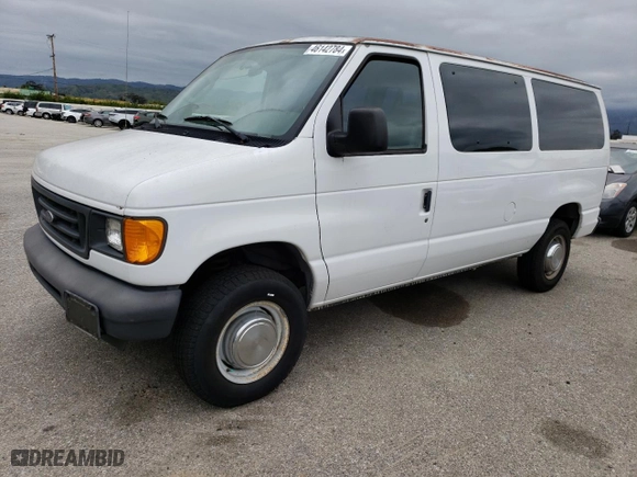2004 Ford Econoline Wagon XL with VIN 1FBNE31L64HA33260, listed as a Copart auction lot 46142784 with 116,136 mi miles and Clean Title. Bid and sale history available at carsss.com. Image 1.