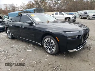 2023 BMW i7 xDrive60 z VIN WBY53EJ01PCM98516, wystawiony jako Copart lot #85778524 z przebiegiem 397 mil mil oraz Szkody całkowita. Historia ofert i sprzedaży dostępna na DreamBid. Obrazek 4.