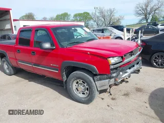 2003 Chevrolet Silverado 1500HD LS z VIN 1GCGK13U43F150515, wystawiony jako IAAI lot #42135449 z przebiegiem 171 015 mil mil oraz . Historia ofert i sprzedaży dostępna na DreamBid. Obrazek 1.