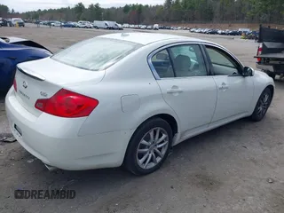 2007 Infiniti G35 Sedan G35x with VIN JNKBV61F77M804832, listed as a IAAI auction lot 42071592 with 140,728 mi miles. Bid and sale history available at carsss.com. Image 4.