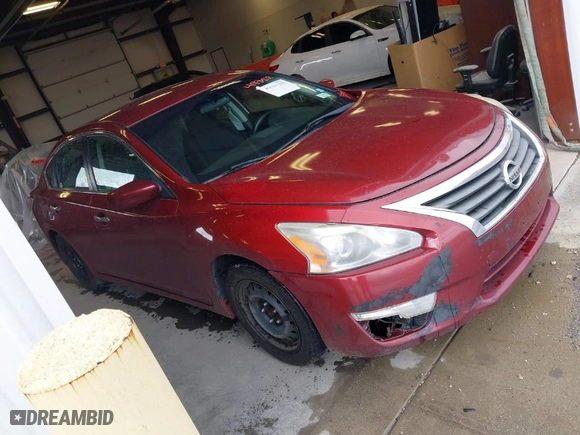 2015 Nissan Altima 2.5 with VIN 1N4AL3AP7FC242645, listed as a IAAI auction lot 41834233 with 191,725 mi miles. Bid and sale history available at carsss.com. Image 1.