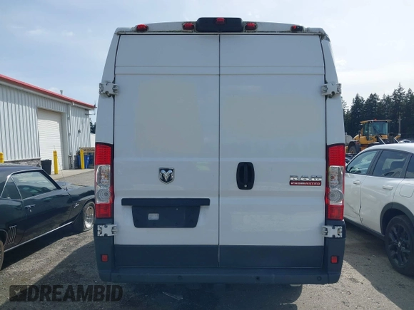 2018 Ram ProMaster Cargo with VIN 3C6URVJG9JE153637, listed as a IAAI auction lot 41877822 with 73,489 mi miles. Bid and sale history available at carsss.com. Image 17.