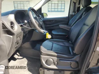 2018 Mercedes-Benz Metris Passenger z VIN WD4PG2EE1J3490089, wystawiony jako Copart lot #59262605 z przebiegiem 175 576 mil mil oraz Czysty tytuł • Clean title. Historia ofert i sprzedaży dostępna na DreamBid. Obrazek 7.