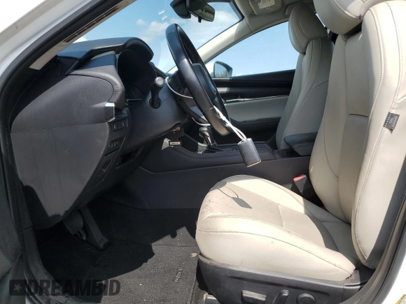 2021 Mazda 3 Preferred with VIN JM1BPBCL3M1340622, listed as a Copart auction lot 68418964 with 41,524 mi miles and Salvage Title. Bid and sale history available at DreamBid. Image 7.
