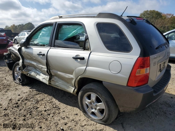 2008 Kia Sportage LX with VIN KNDJF724087500657, listed as a Copart auction lot 65118744 with 138,582 mi miles and Salvage Title. Bid and sale history available at carsss.com. Image 2.